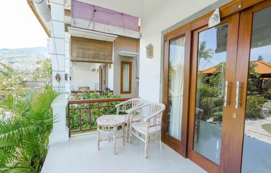 Damar Wood House Room 1