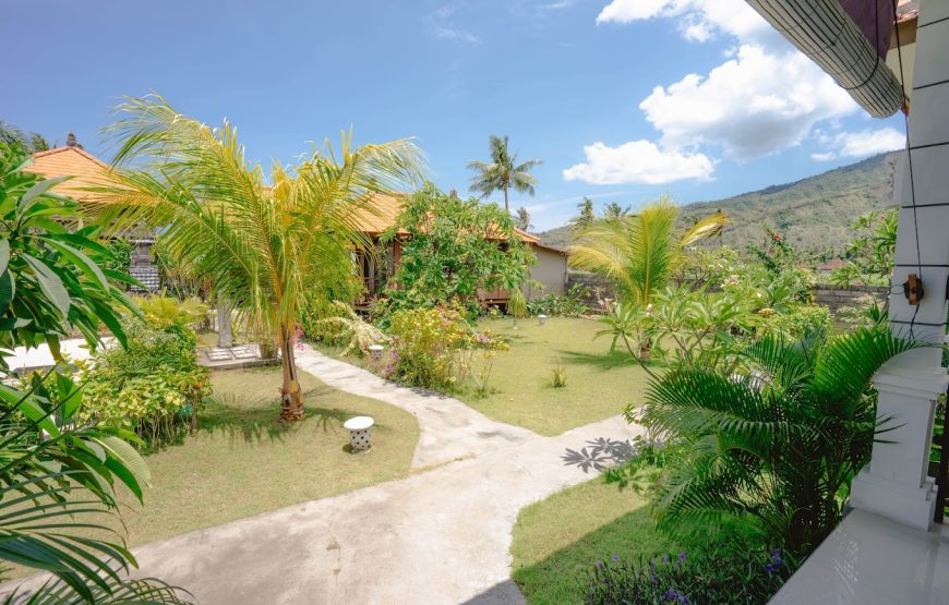 Damar Wood House Room 1