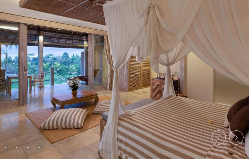 Royal Family Pool Villa