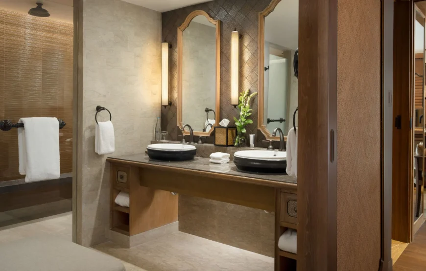 Family Suite with 1 King Bed