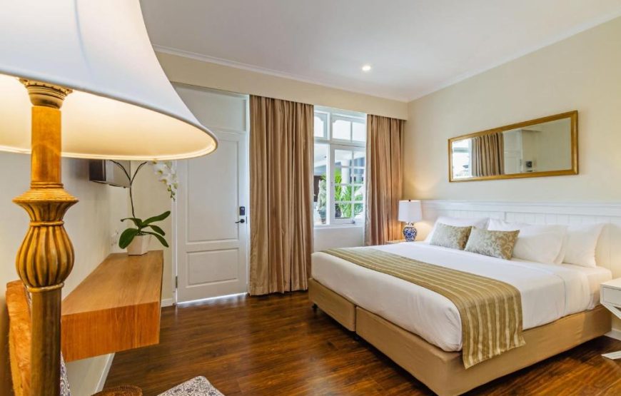 Deluxe Room with Pool View